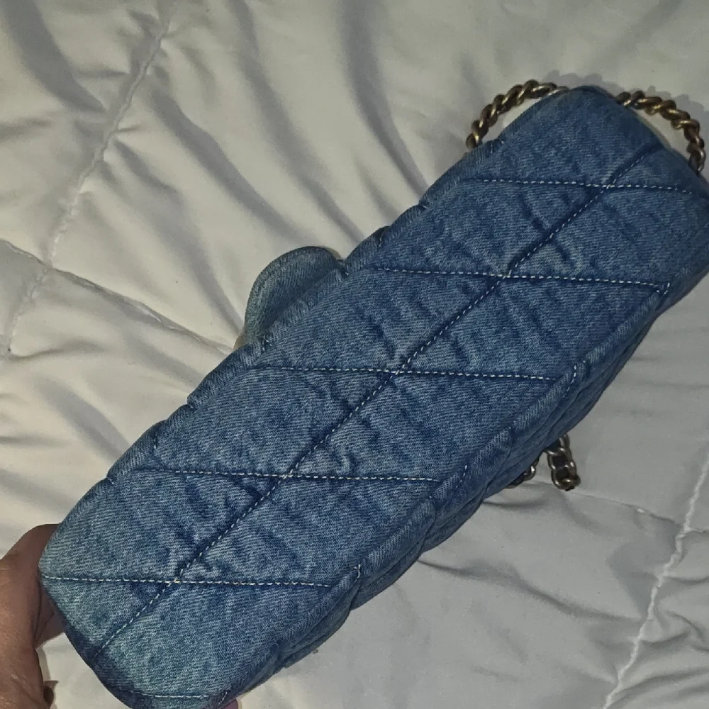 Coach Quilted Denim Shoulder Bag with Gold Chain - Picture 4 of 8